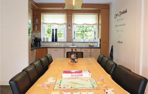 Six-bedroom Holiday Home In Lunteren