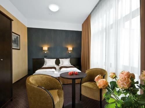 Hotel Senator