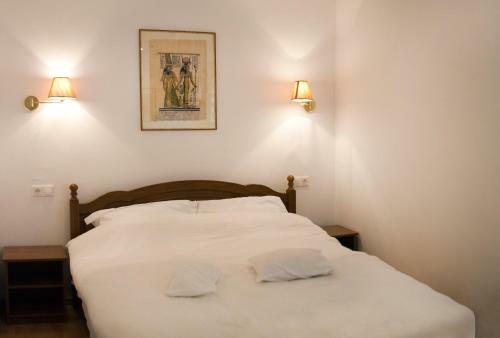 Posada Country Club La Mesteceni
