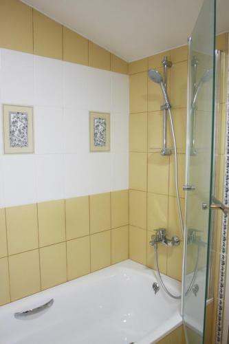 Motel A-108