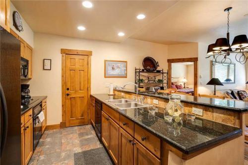 3101 Champagne Lodge, Trappeur's Crossing