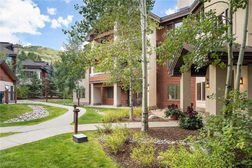 3101 Champagne Lodge, Trappeur's Crossing