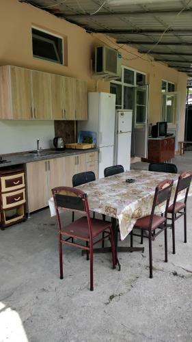 Hostal Tikhanya Gavan Guest House
