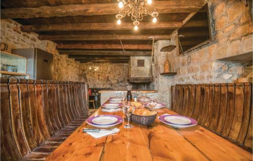 Three-bedroom Holiday Home In Vinjani Donji