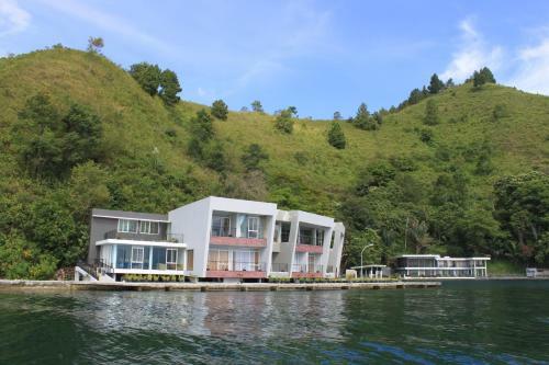 Tiara Bunga Hotel & Villa