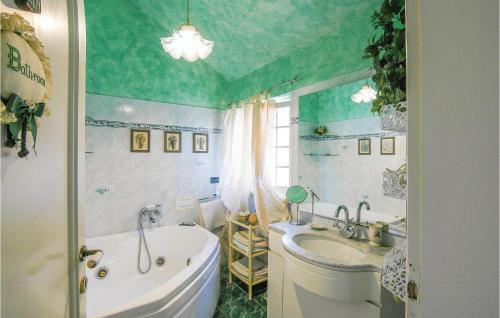 Four-bedroom Holiday Home In Massarosa -lu-