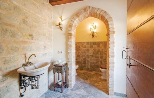 Three-bedroom Holiday Home In Montelupone (Mc)