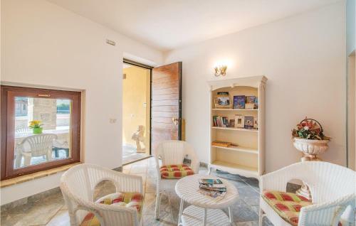 Three-bedroom Holiday Home In Montelupone (Mc)