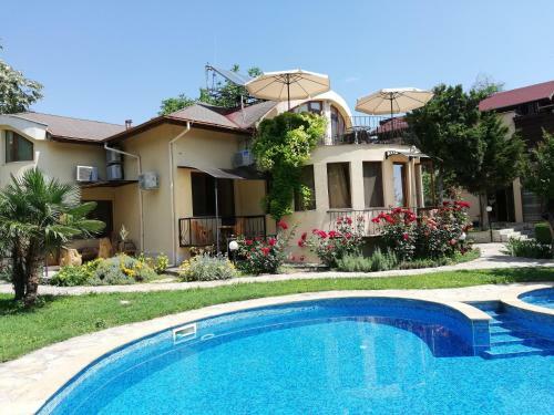 Hostal Complex Maxim