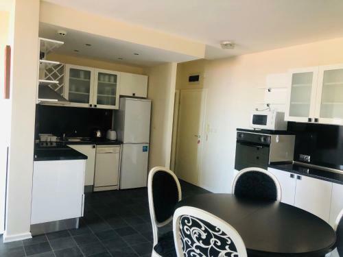 Hotel Garden Of Eden Complex