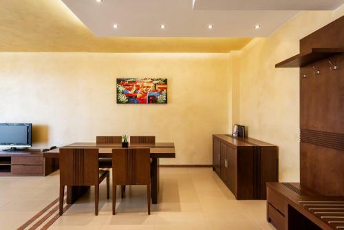 Hotel Garden Of Eden Complex
