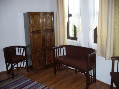 Hostal Tsutsovi House