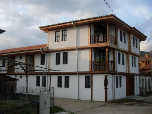 Hostal Tsutsovi House