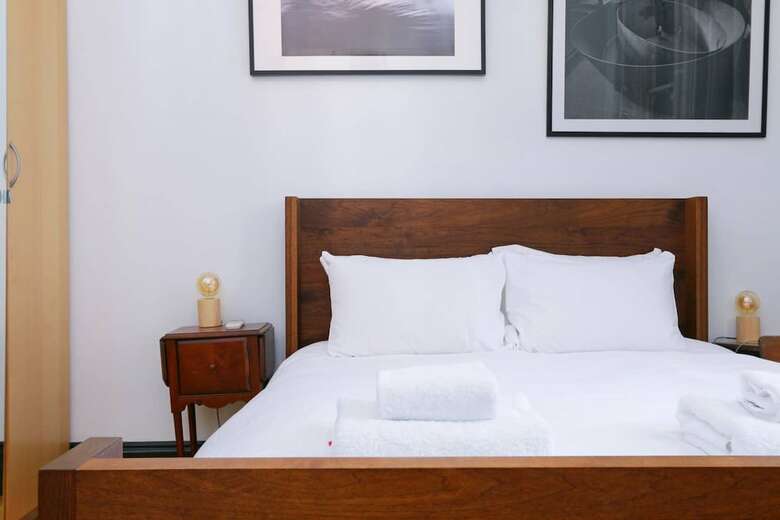 Designer 2 Bedroom House With Garden In Northbridge