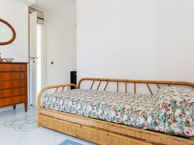 Simple Apartment In Massa Lubrense With Terrace