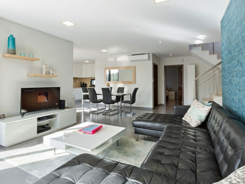 Villa Modern Holiday Home In Foz de Arelho With Private Pool