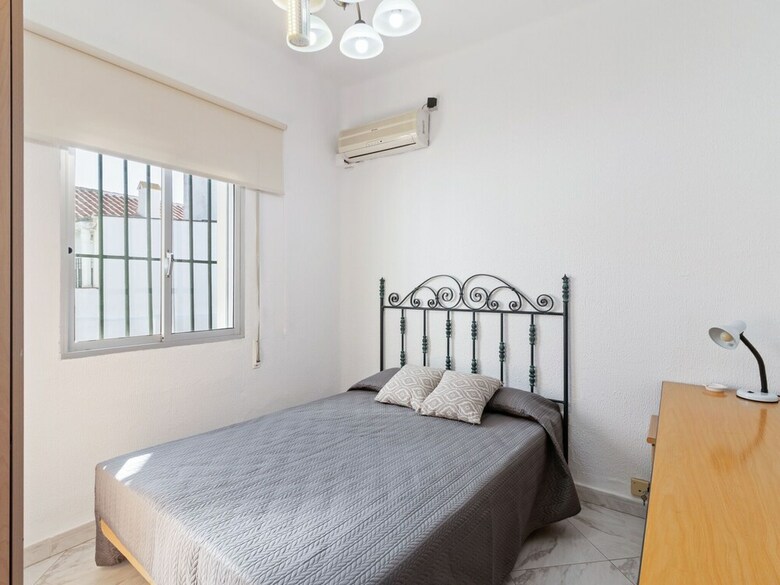 Cozy Holiday Home In M�laga Near Beach