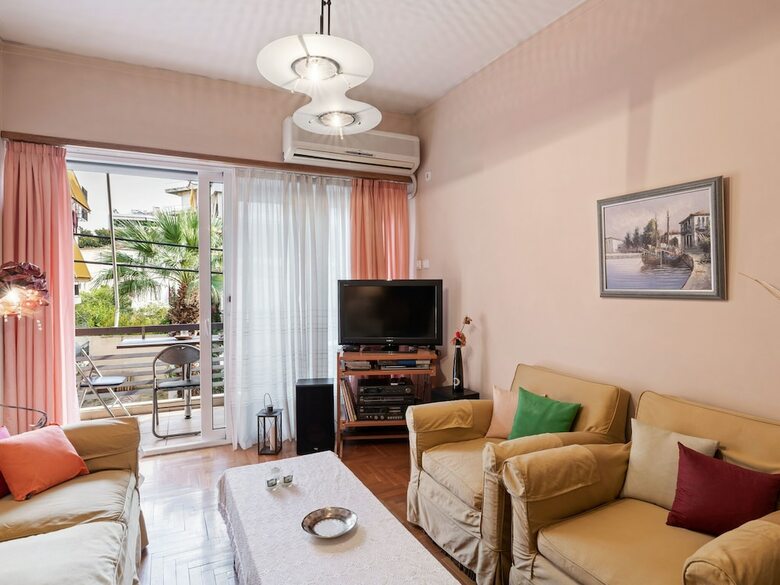 Tasteful Apartment In Athens With Air-conditioning