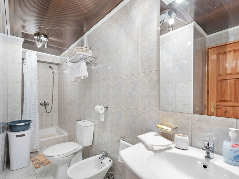 Pleasant Holiday Home In Pola?a With Swimming Pool