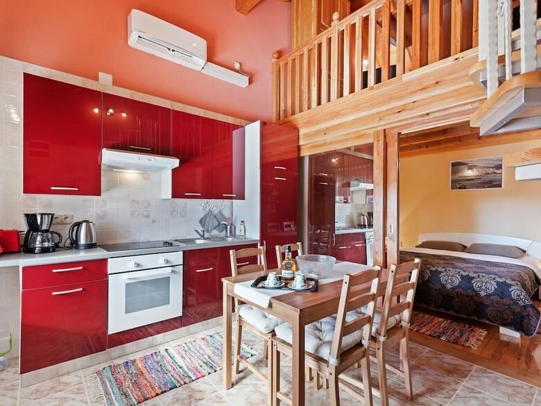Cabana Lavish Apartment In Polaca With Swimming Pool