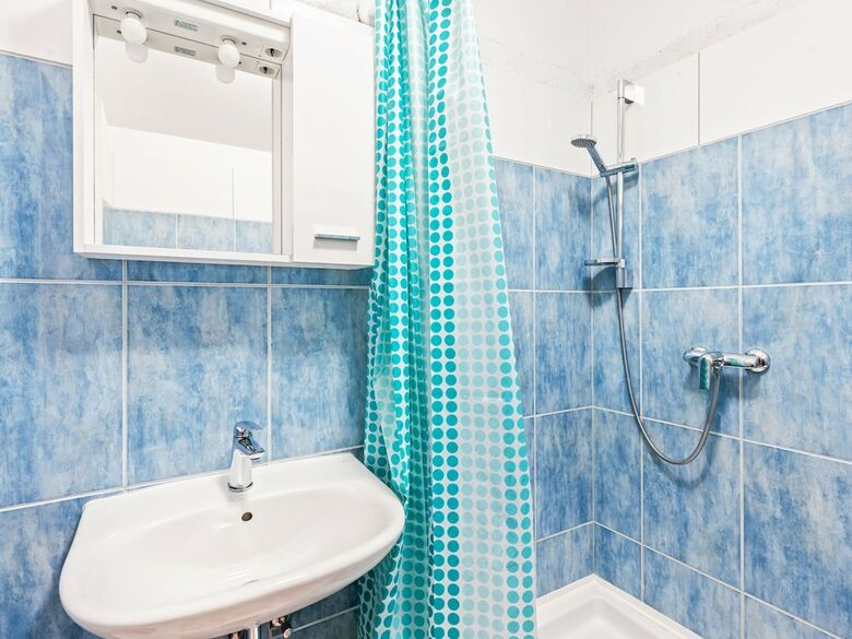 Pleasant Apartment In Posedarje Near Sea