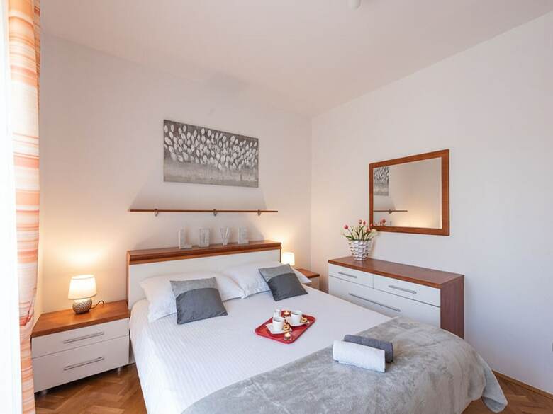 Trendy Holiday Home In Zadar With Balcony