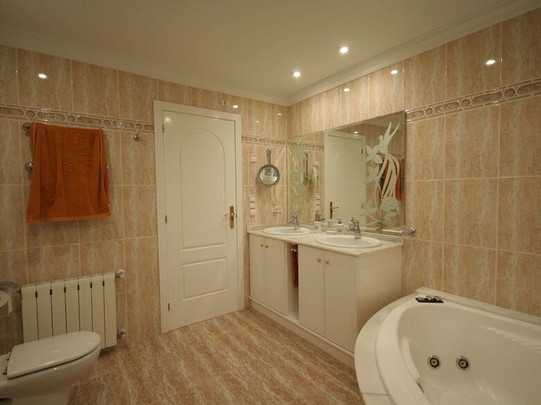 Luxurious Villa With Private Pool In Les Rotes