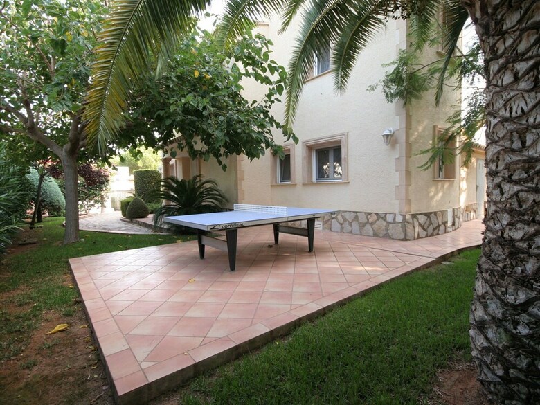 Luxurious Villa With Private Pool In Les Rotes