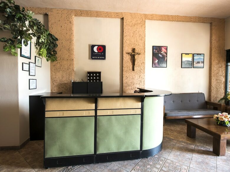 Hotel Capital O Suites de Reyes