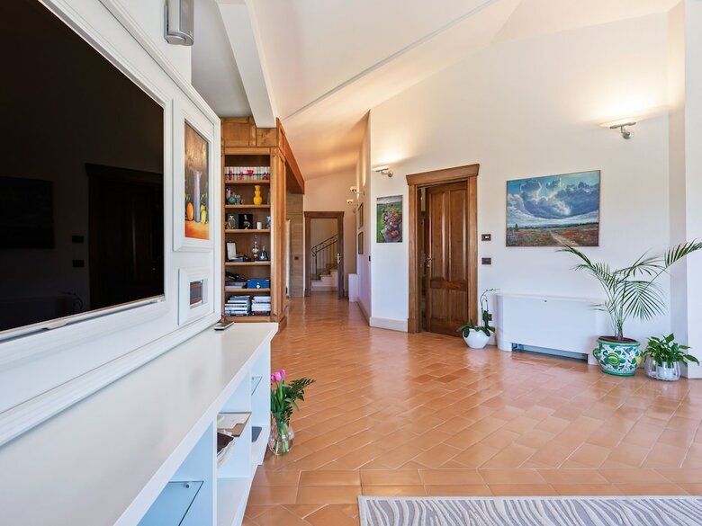 Luxurious Villa In Mentana With Garden
