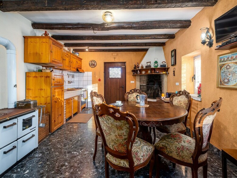 Pleasant Holiday Home In Buzet With Private Terrace