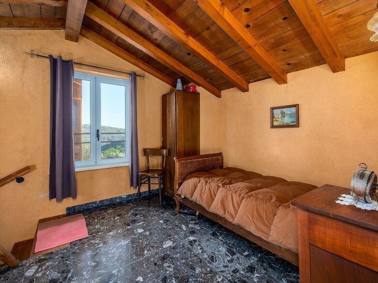 Pleasant Holiday Home In Buzet With Private Terrace