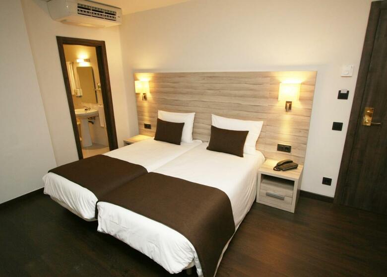 Hotel Pyr�n�es