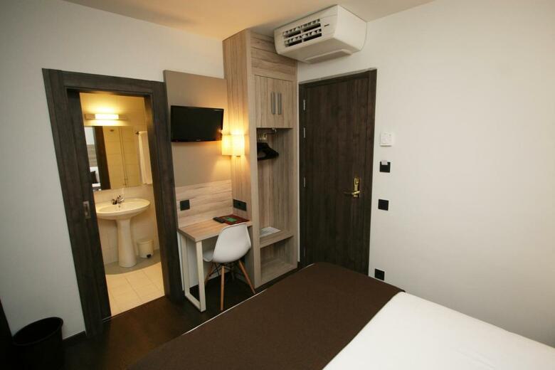 Hotel Pyr�n�es