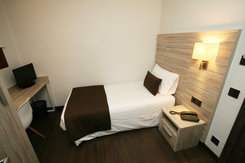 Hotel Pyr�n�es