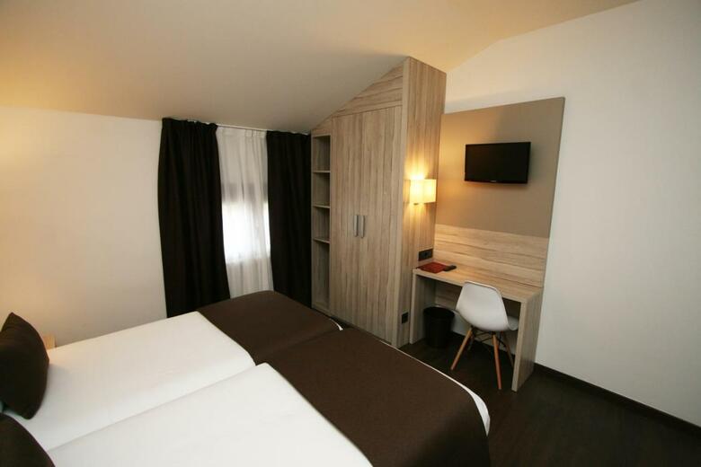 Hotel Pyr�n�es