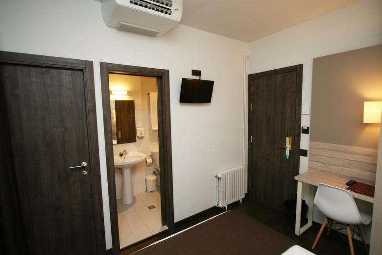 Hotel Pyr�n�es