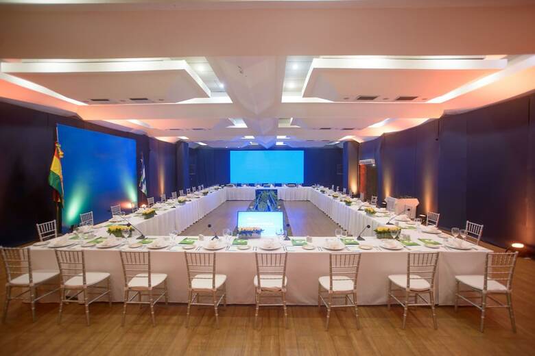 Camino Real Hotel