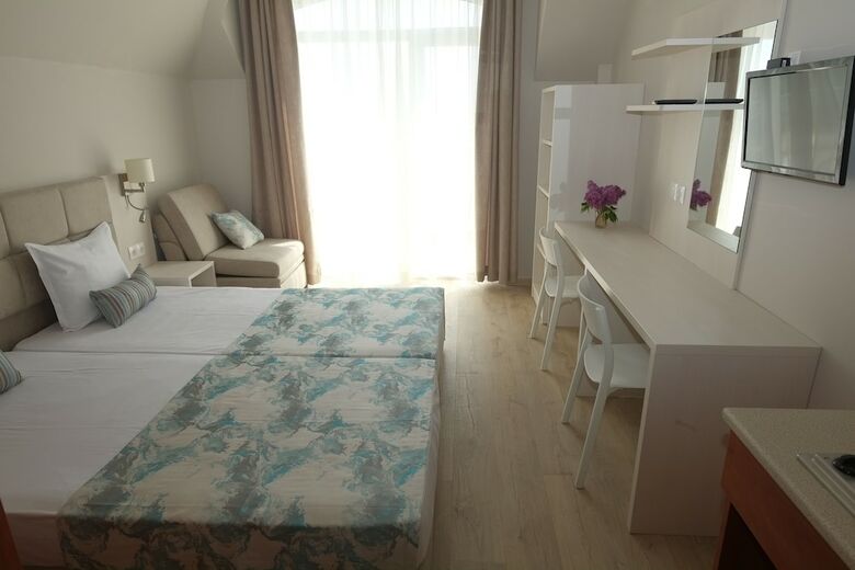 Helios Hotel