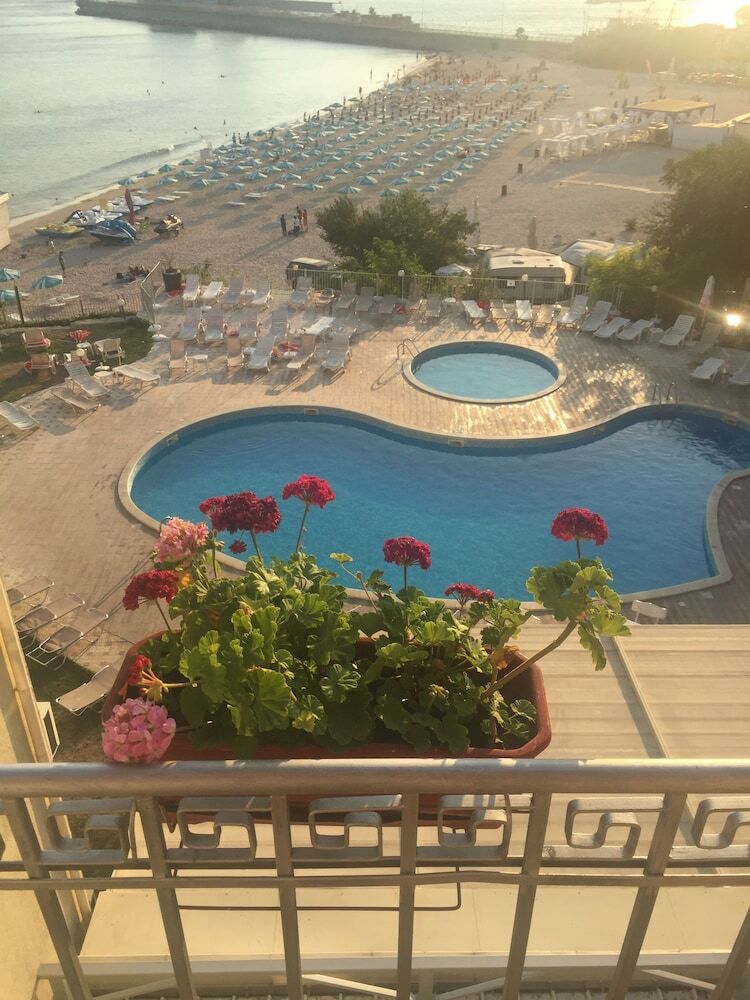 Helios Hotel