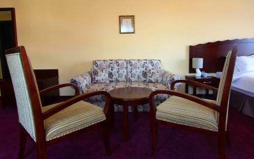 Vineyards Hotel
