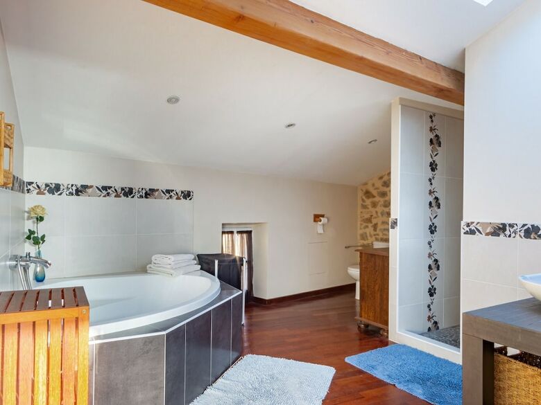 Villa Elegant Holiday Home In Olonzac With Private Swimming Pool