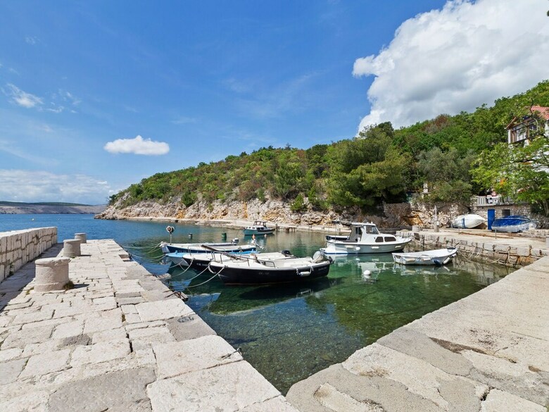 Comfortable Apartment In Jadranovo Near Seabeach