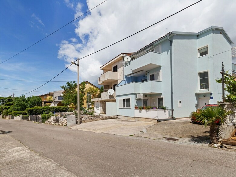 Comfortable Apartment In Jadranovo Near Seabeach