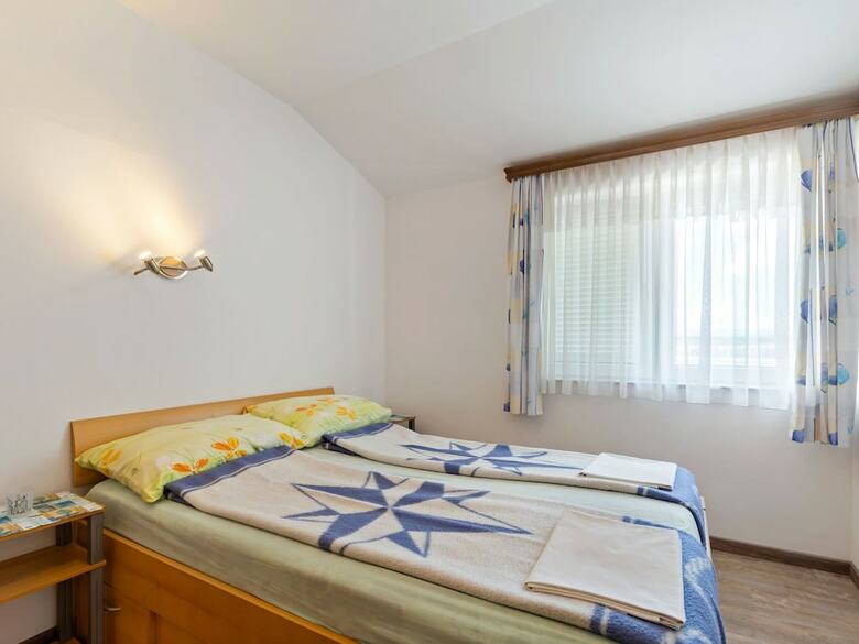 Comfortable Apartment In Jadranovo Near Seabeach