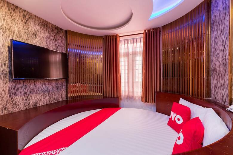 Oyo 1108 Iboss Hotel