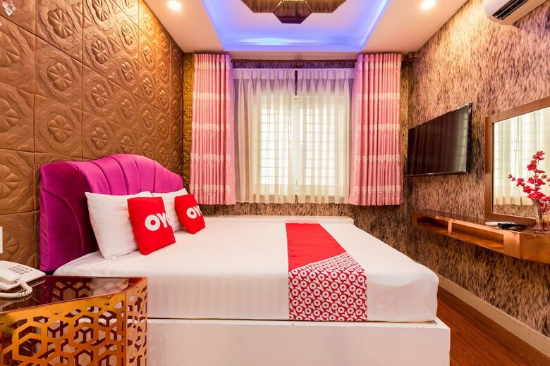 Oyo 1108 Iboss Hotel