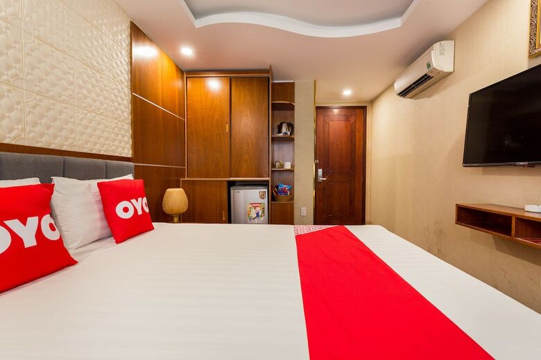 Oyo 1108 Iboss Hotel