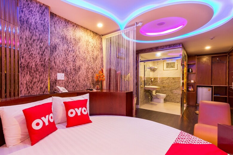 Oyo 1108 Iboss Hotel