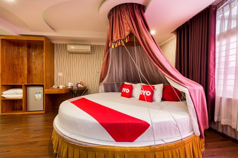 Oyo 1108 Iboss Hotel